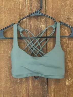 lululemon Free to be Wild Bra in Green Twill, size 6